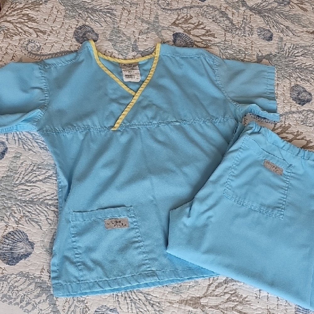 Urbane Scrub Set Sky Blue With Light Yellow Size Small Top & XSmall Pants